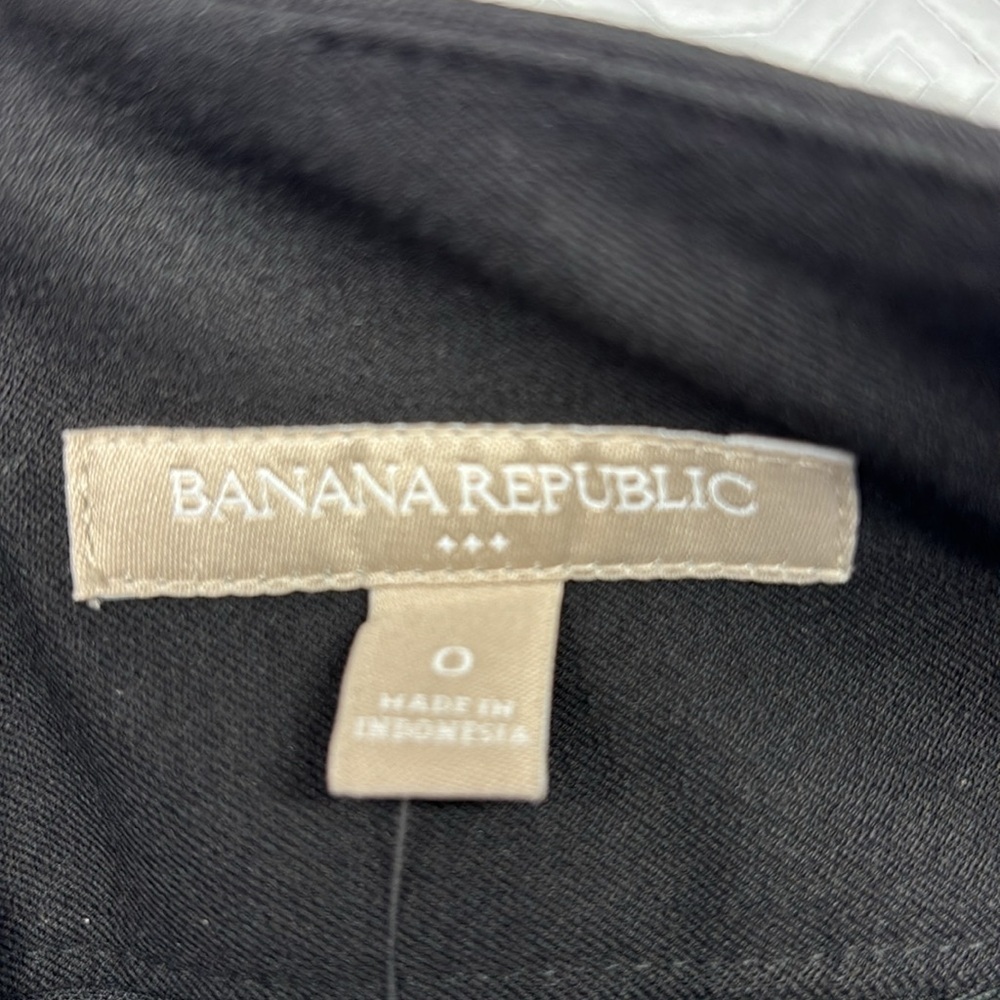 Banana Republic Pencil Skirt Size 0 Colour Black NWT - Picture 3 of 11